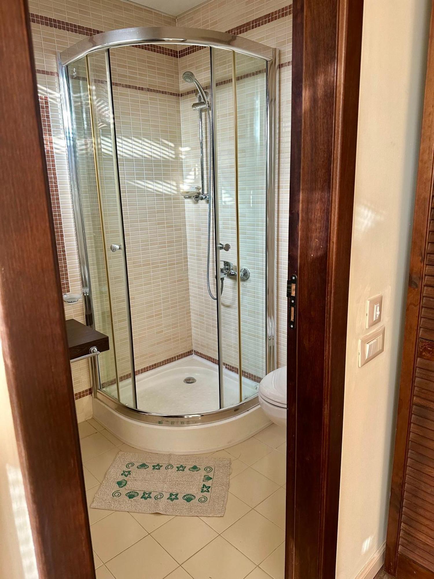 サニービーチ Oazis Vip Clubアパートホテル エクステリア 写真